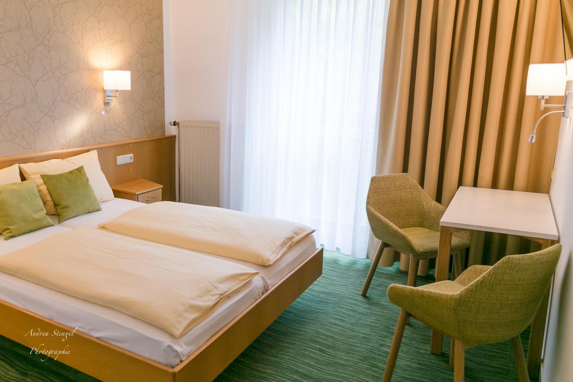 Waldhotel Linzmuehle Kahla  ภายนอก รูปภาพ
