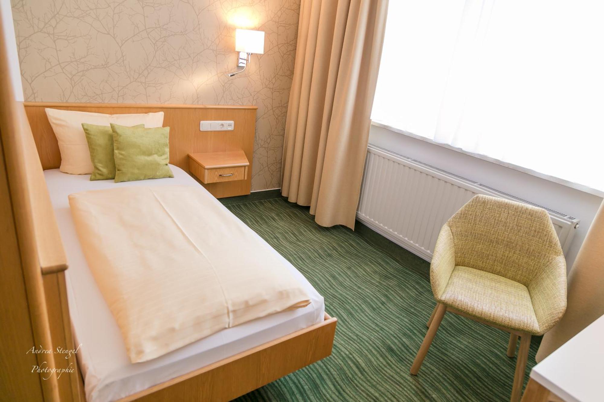 Waldhotel Linzmuehle Kahla  ภายนอก รูปภาพ